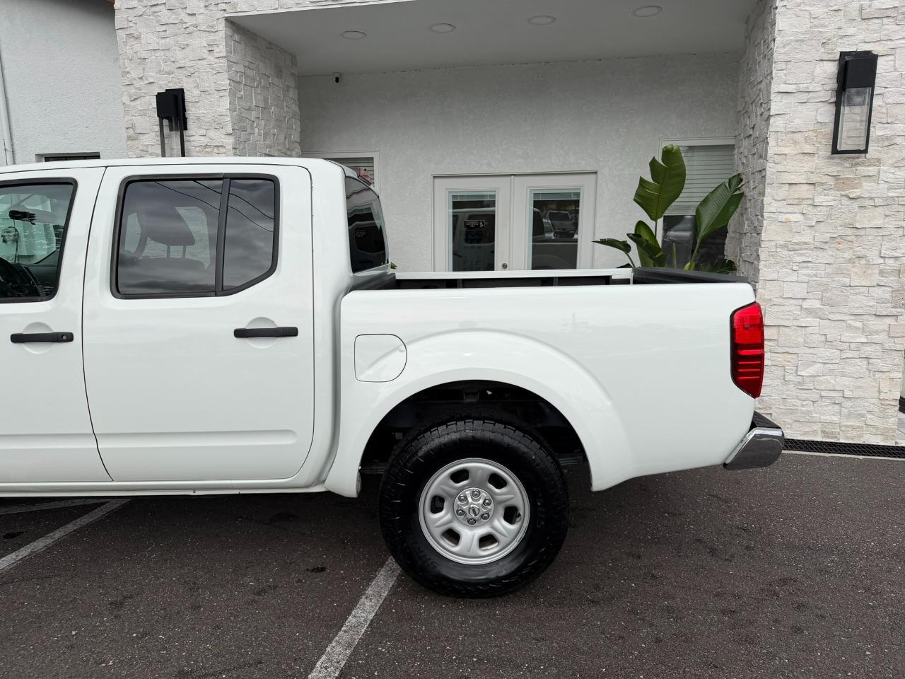 2016 Nissan Frontier 2WD Crew Cab SWB Auto S Jacksonville FL