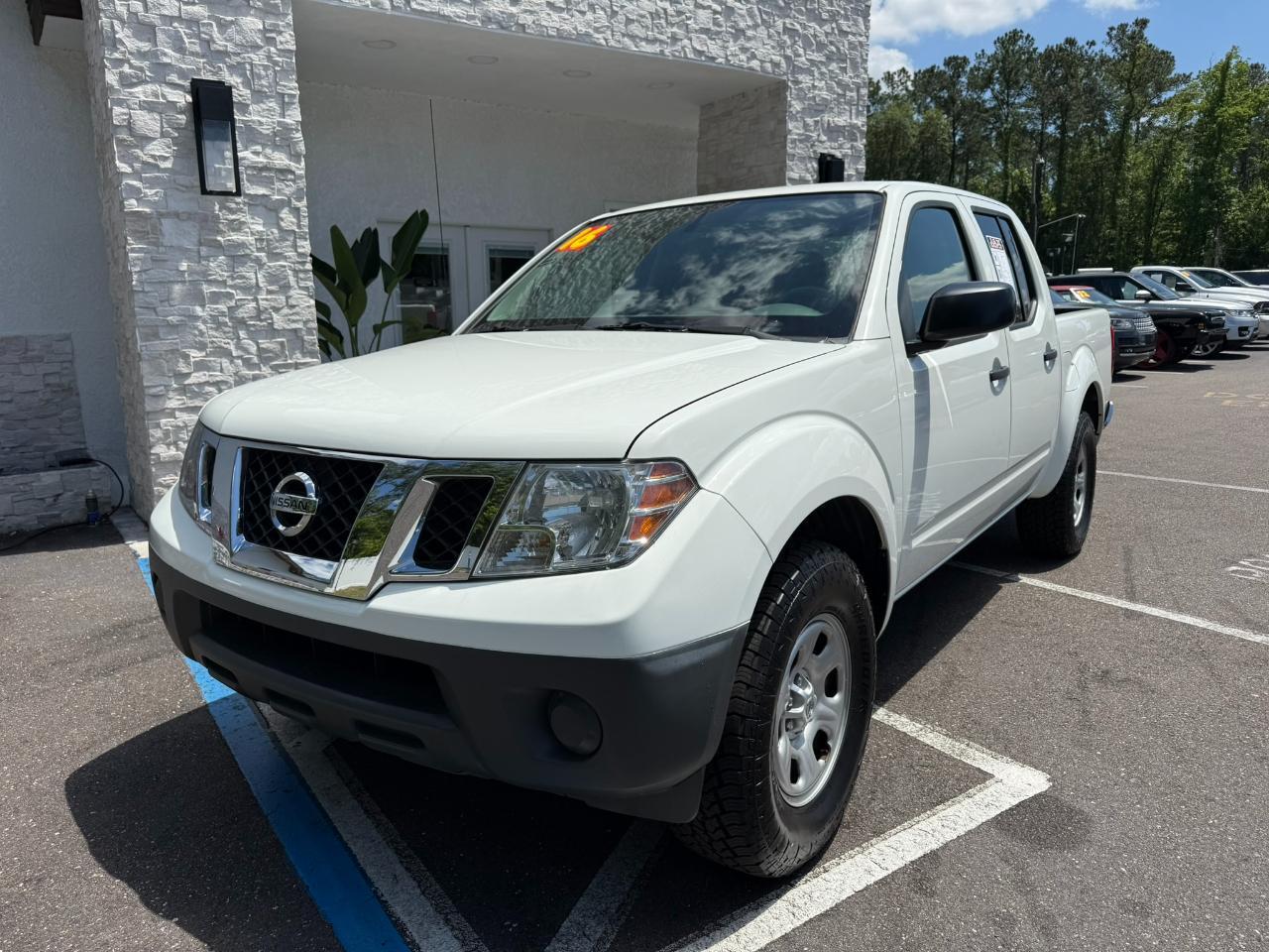 2016 Nissan Frontier 2WD Crew Cab SWB Auto S