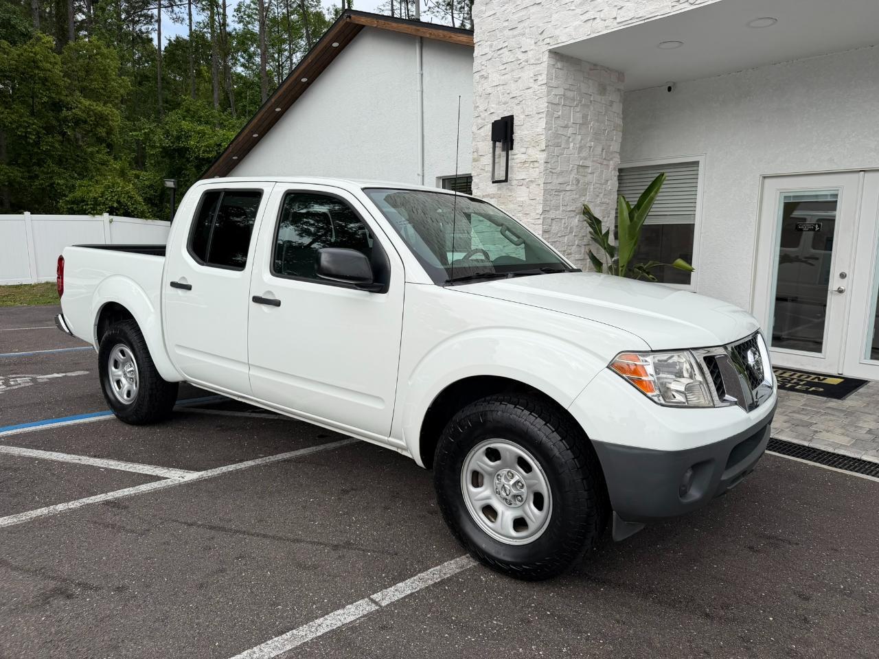2016 Nissan Frontier 2WD Crew Cab SWB Auto S Jacksonville FL