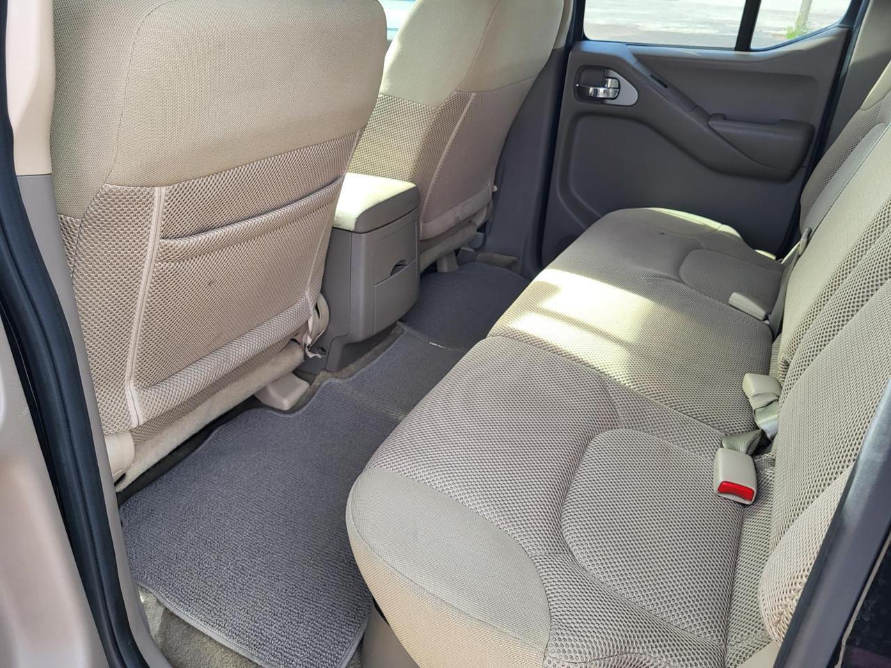 2016 Nissan Frontier 2WD Crew Cab SWB Auto SV Beeville TX