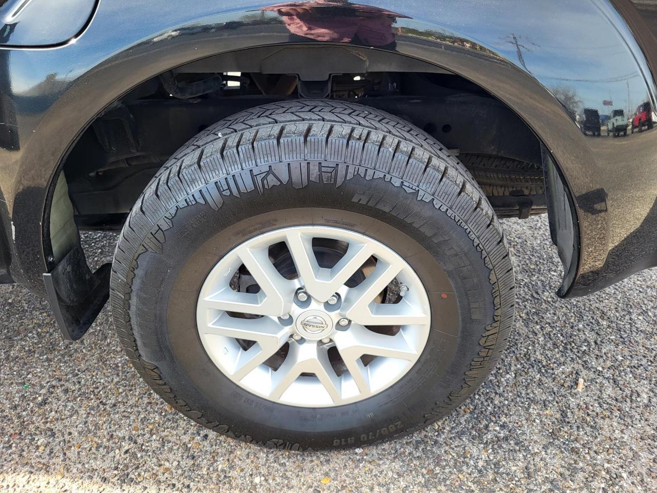 2016 Nissan Frontier 2WD Crew Cab SWB Auto SV Beeville TX