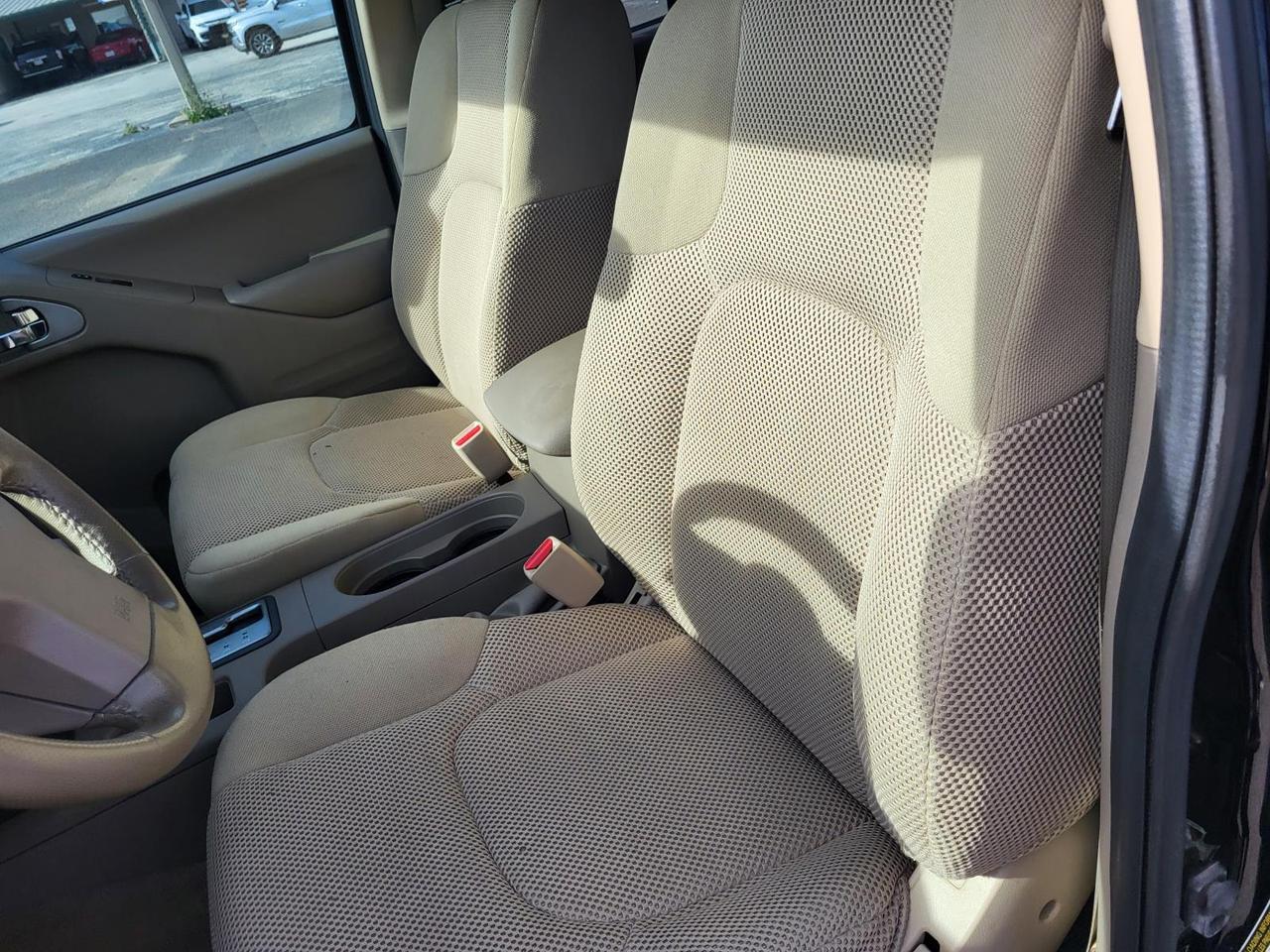 2016 Nissan Frontier 2WD Crew Cab SWB Auto SV Beeville TX