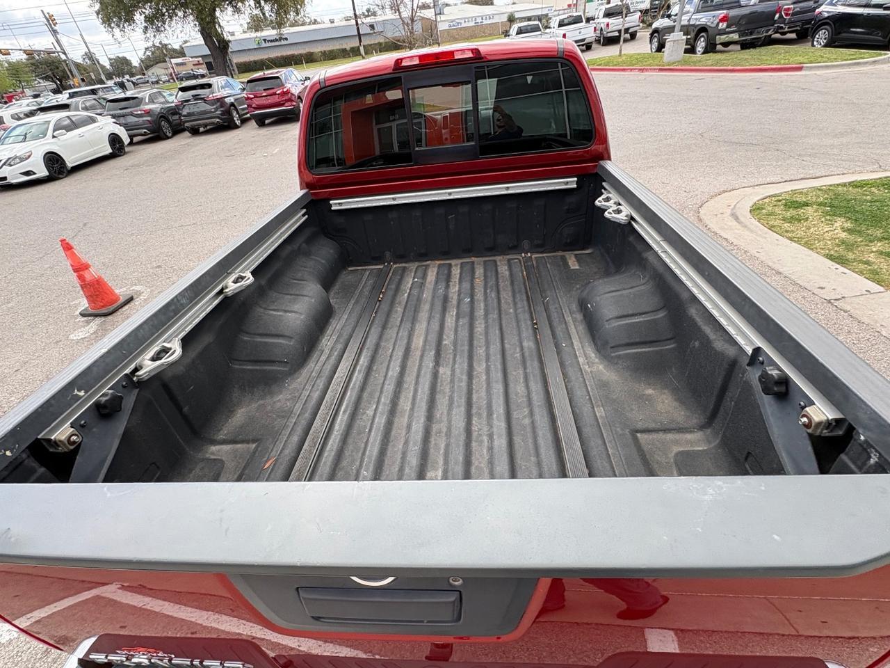 2016 Nissan Frontier SV Crew Cab LWB 5AT Austin TX