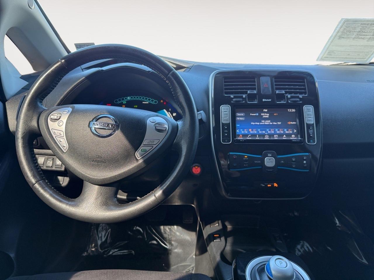 2016 Nissan LEAF SV, HEATED SEATS, HEATED STEERING WHEEL, NAVIGATION, BLUETOOTH, POWER/HEATED MIRRORS, USB, BACKUP CAMERA, CLEAN CARFAX, LOW MILES!