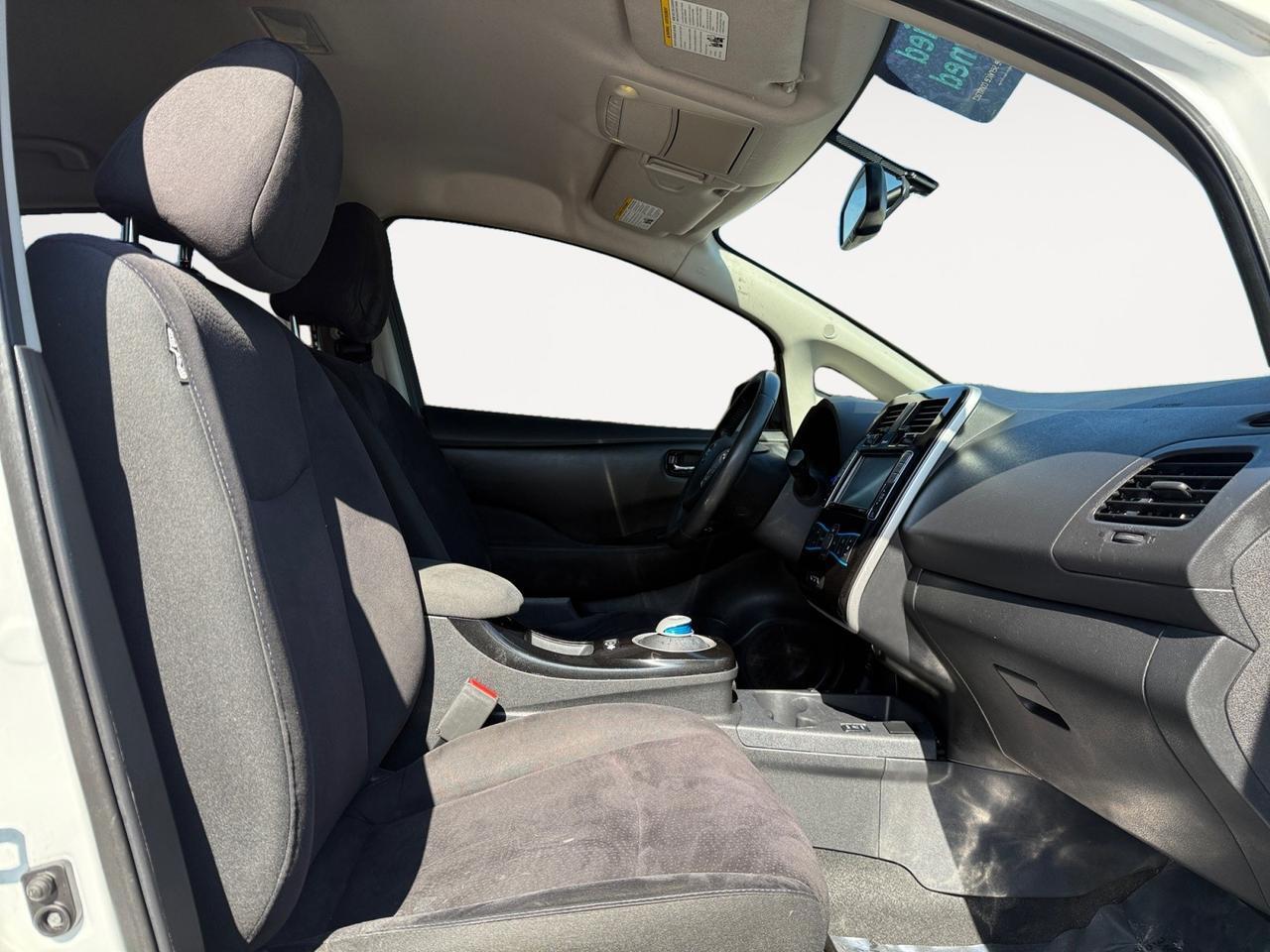 2016 Nissan LEAF SV, HEATED SEATS, HEATED STEERING WHEEL, NAVIGATION, BLUETOOTH, POWER/HEATED MIRRORS, USB, BACKUP CAMERA, CLEAN CARFAX, LOW MILES! Norfolk VA