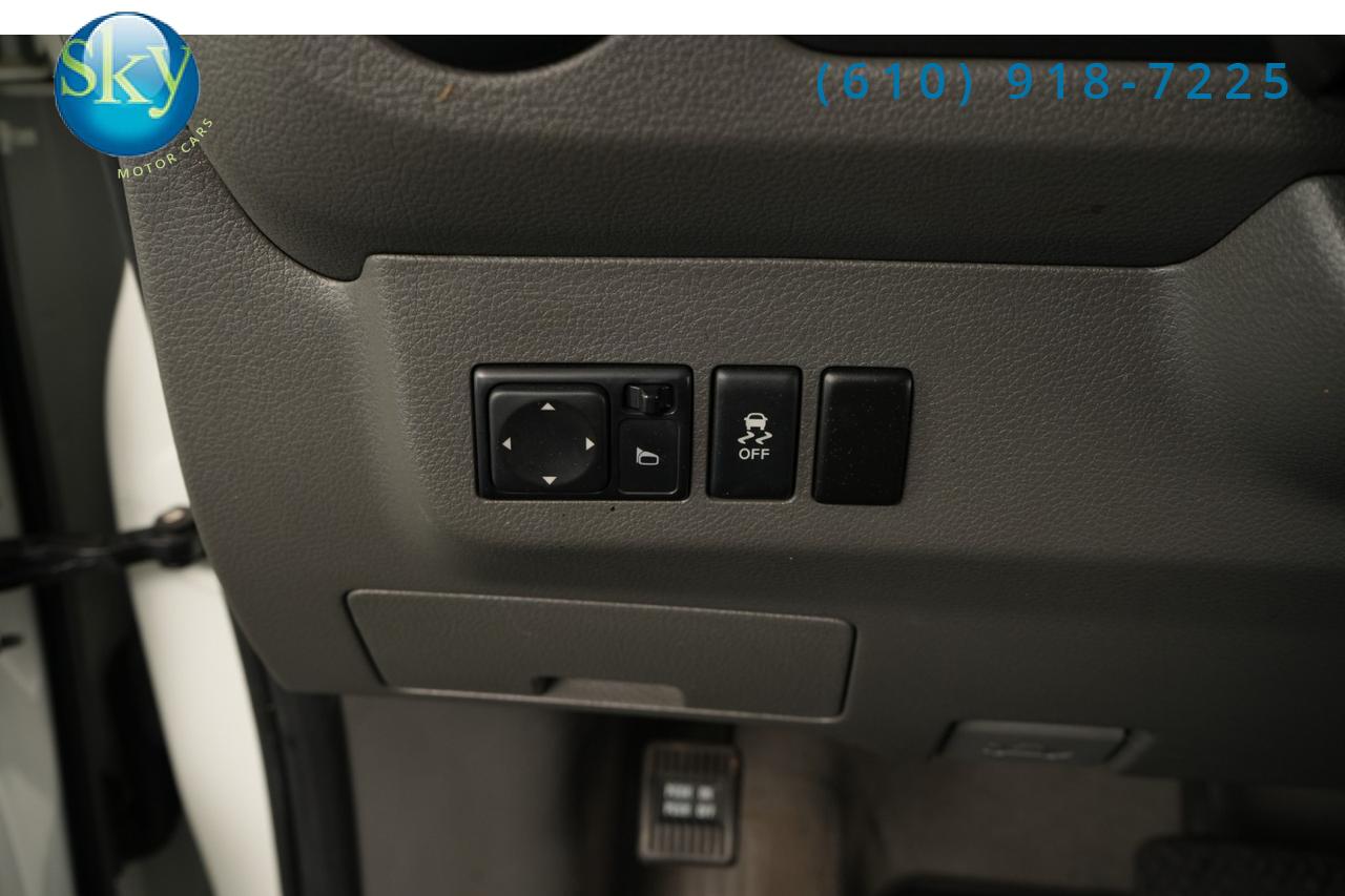 2016 Nissan NVP 3500 SV 12-Passenger Van West Chester PA