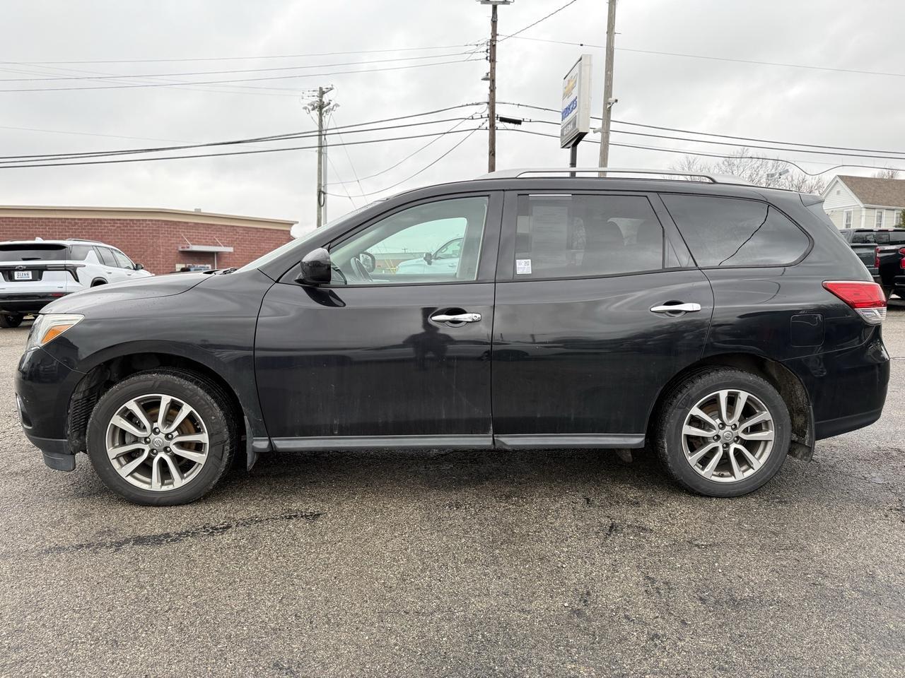 2016 Nissan Pathfinder SV