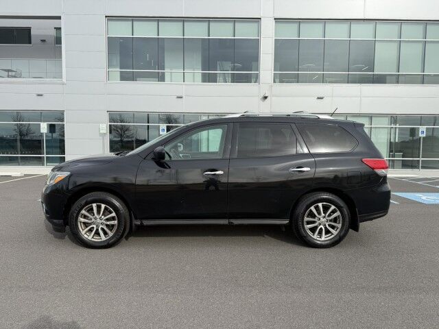 2016 Nissan Pathfinder SV