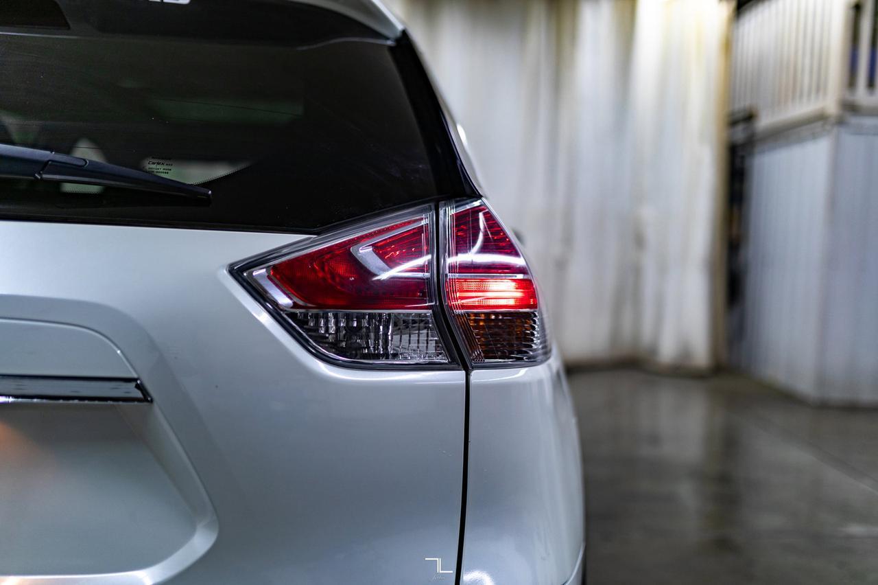 2016 Nissan Rogue AWD SL Leather Roof Nav BCam Red Deer AB