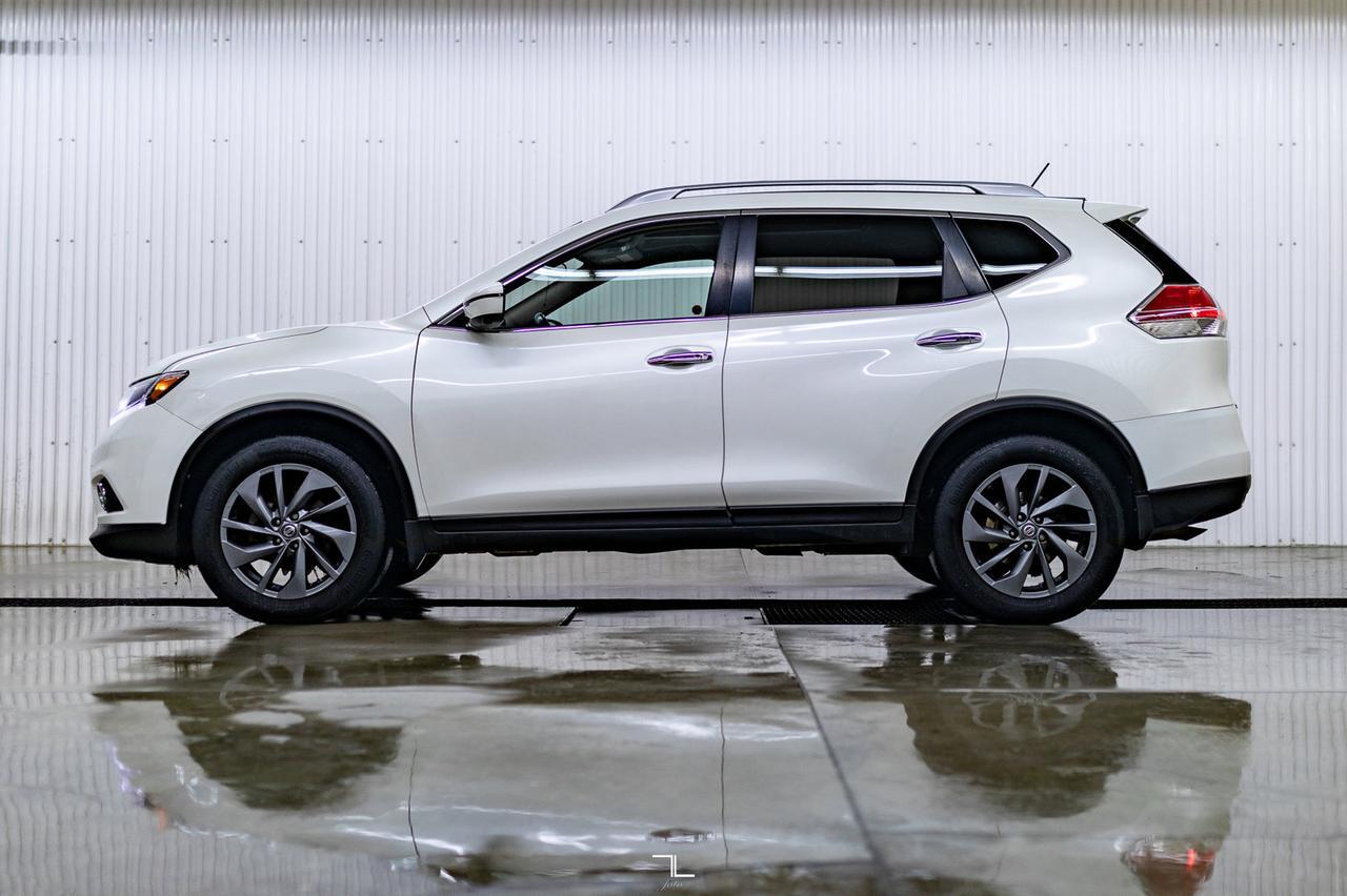 2016 Nissan Rogue AWD SL Leather Roof Nav BCam Red Deer AB