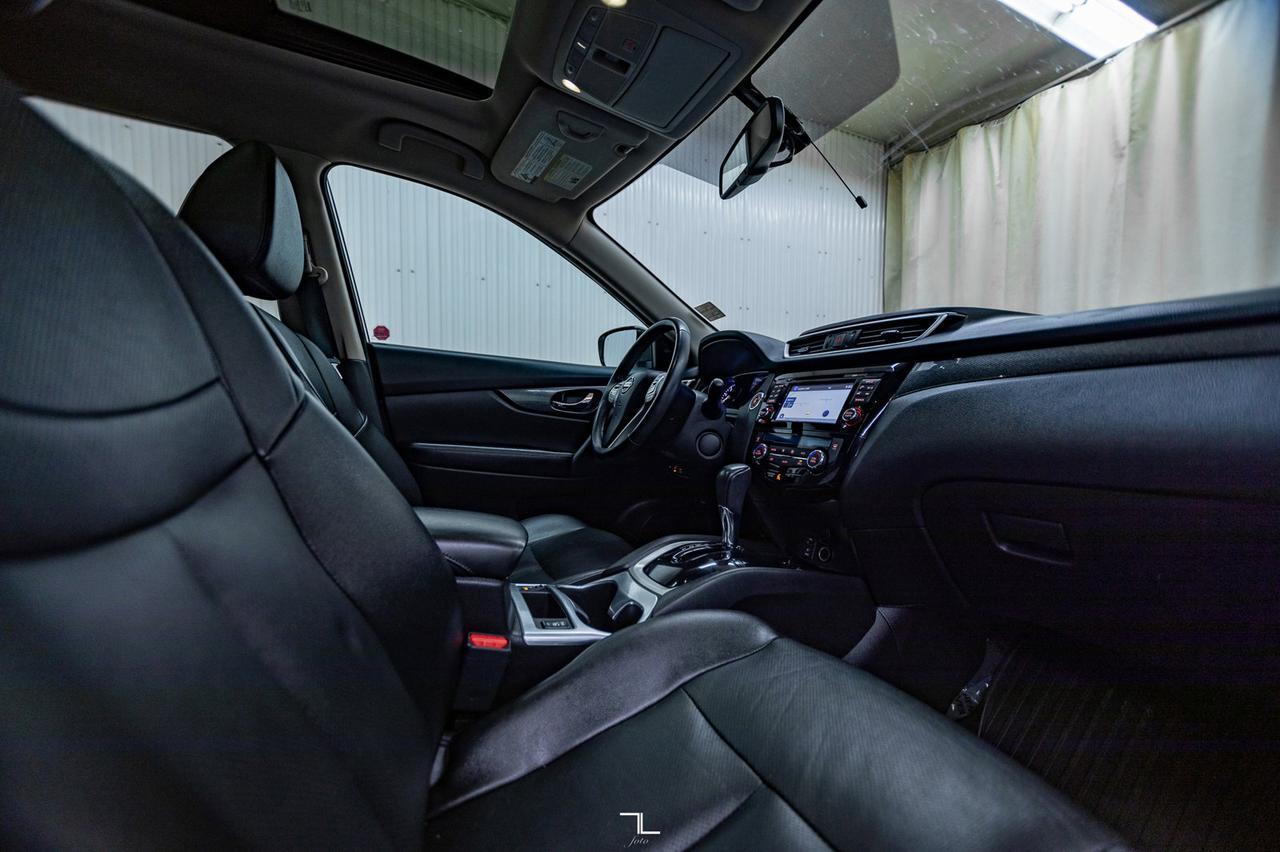 2016 Nissan Rogue AWD SL Leather Roof Nav BCam Red Deer AB