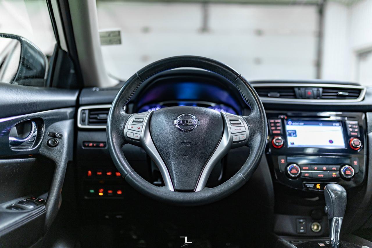 2016 Nissan Rogue AWD SL Leather Roof Nav BCam Red Deer AB