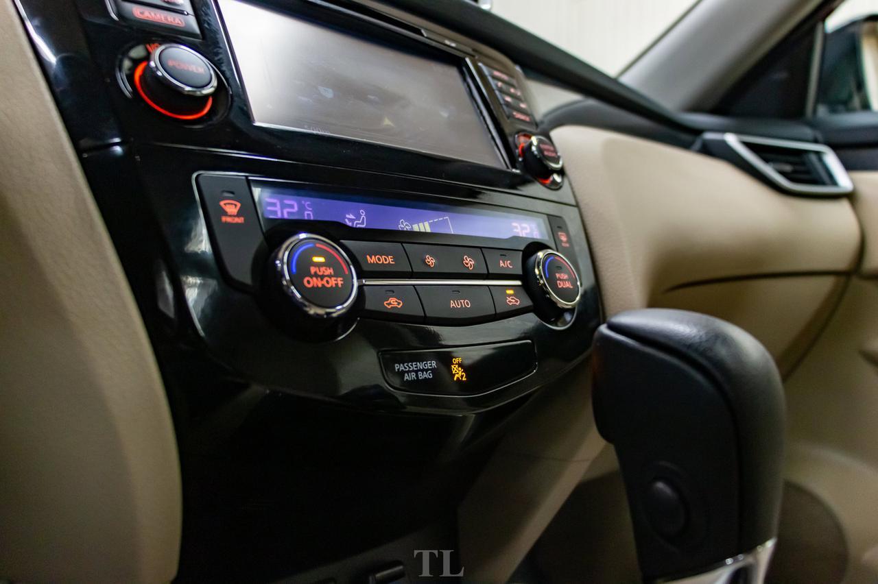 2016 Nissan Rogue AWD SL Leather Roof Nav BCam Red Deer AB