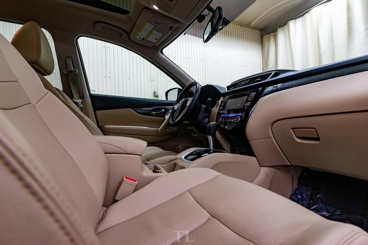 2016 Nissan Rogue AWD SL Leather Roof Nav BCam Red Deer AB