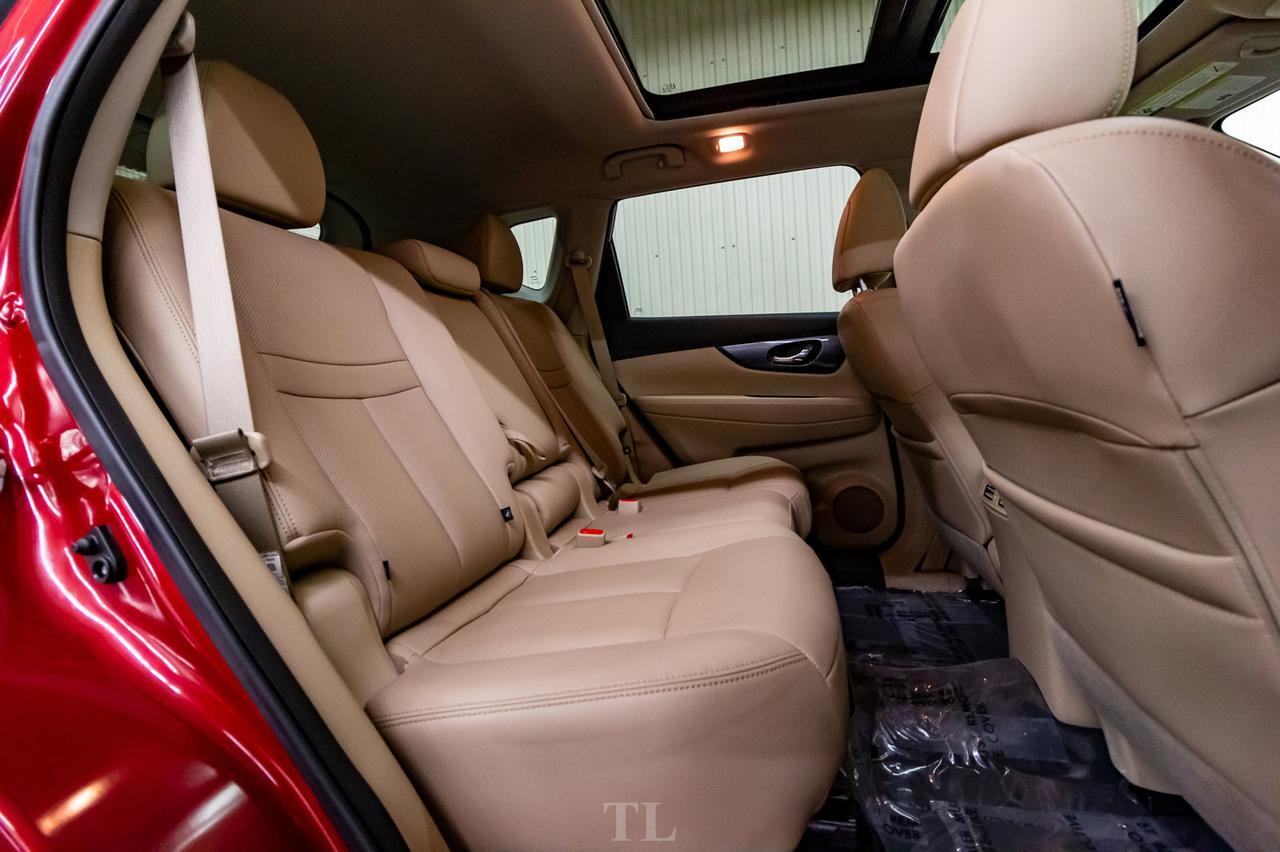 2016 Nissan Rogue AWD SL Leather Roof Nav BCam Red Deer AB