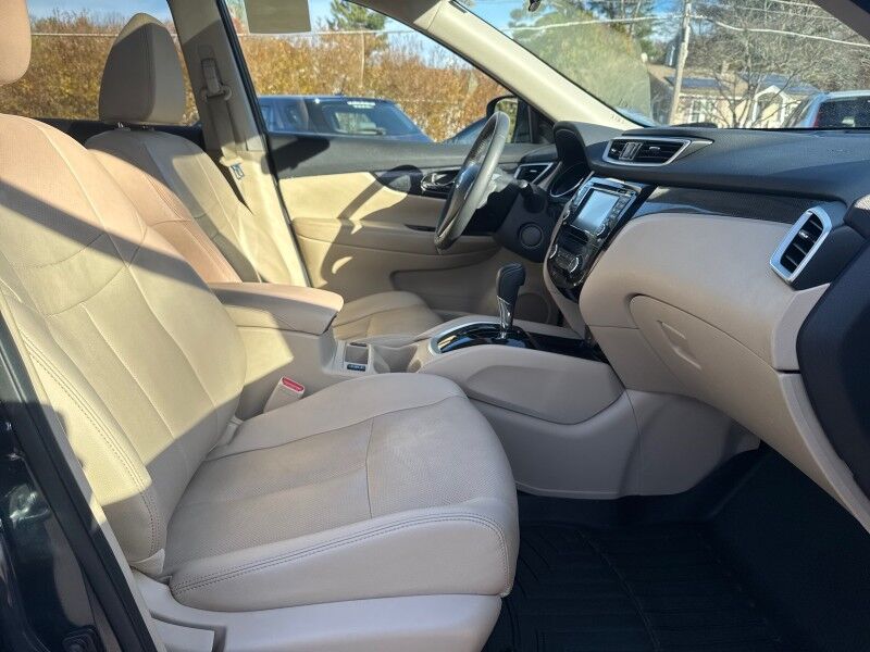 2016 Nissan Rogue SL - LEATHER - SUNROOF - NEW TIRES Whitinsville MA