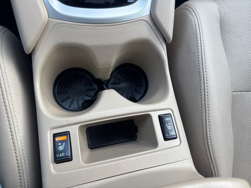 2016 Nissan Rogue SL - LEATHER - SUNROOF - NEW TIRES Whitinsville MA