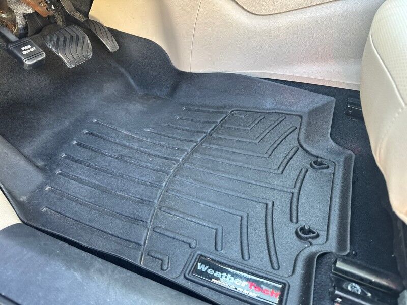 2016 Nissan Rogue SL - LEATHER - SUNROOF - NEW TIRES Whitinsville MA