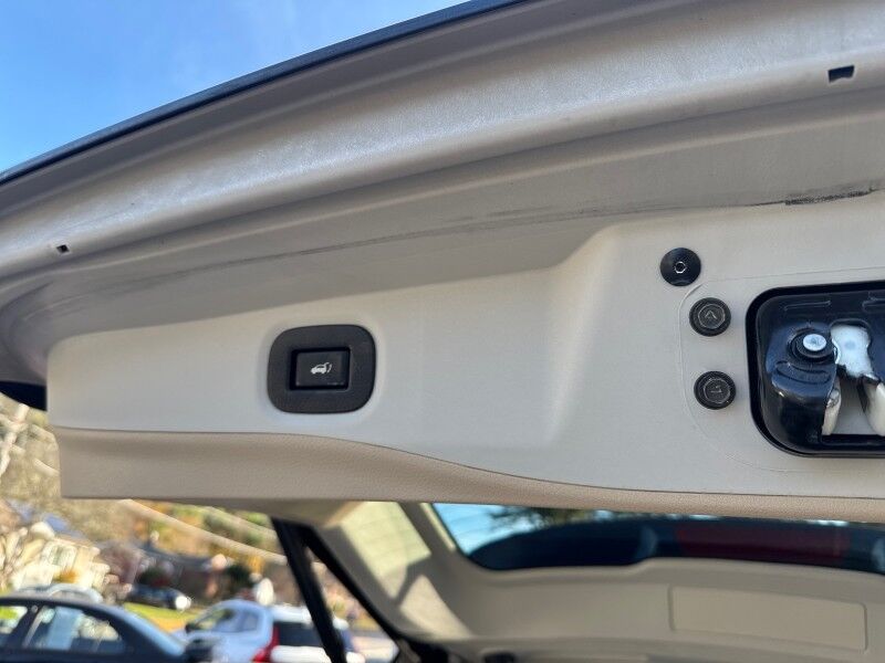 2016 Nissan Rogue SL - LEATHER - SUNROOF - NEW TIRES Whitinsville MA