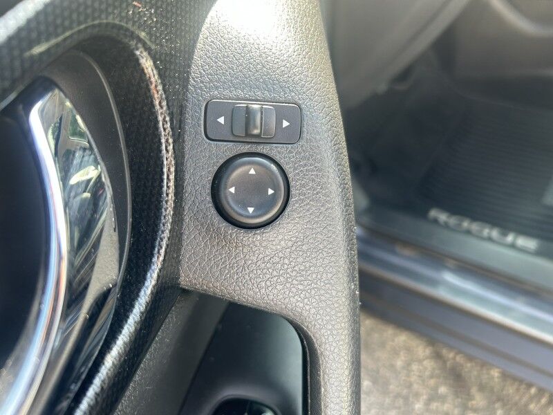 2016 Nissan Rogue SL - LOCAL TRADE IN - LOW MILES - LOADED Whitinsville MA