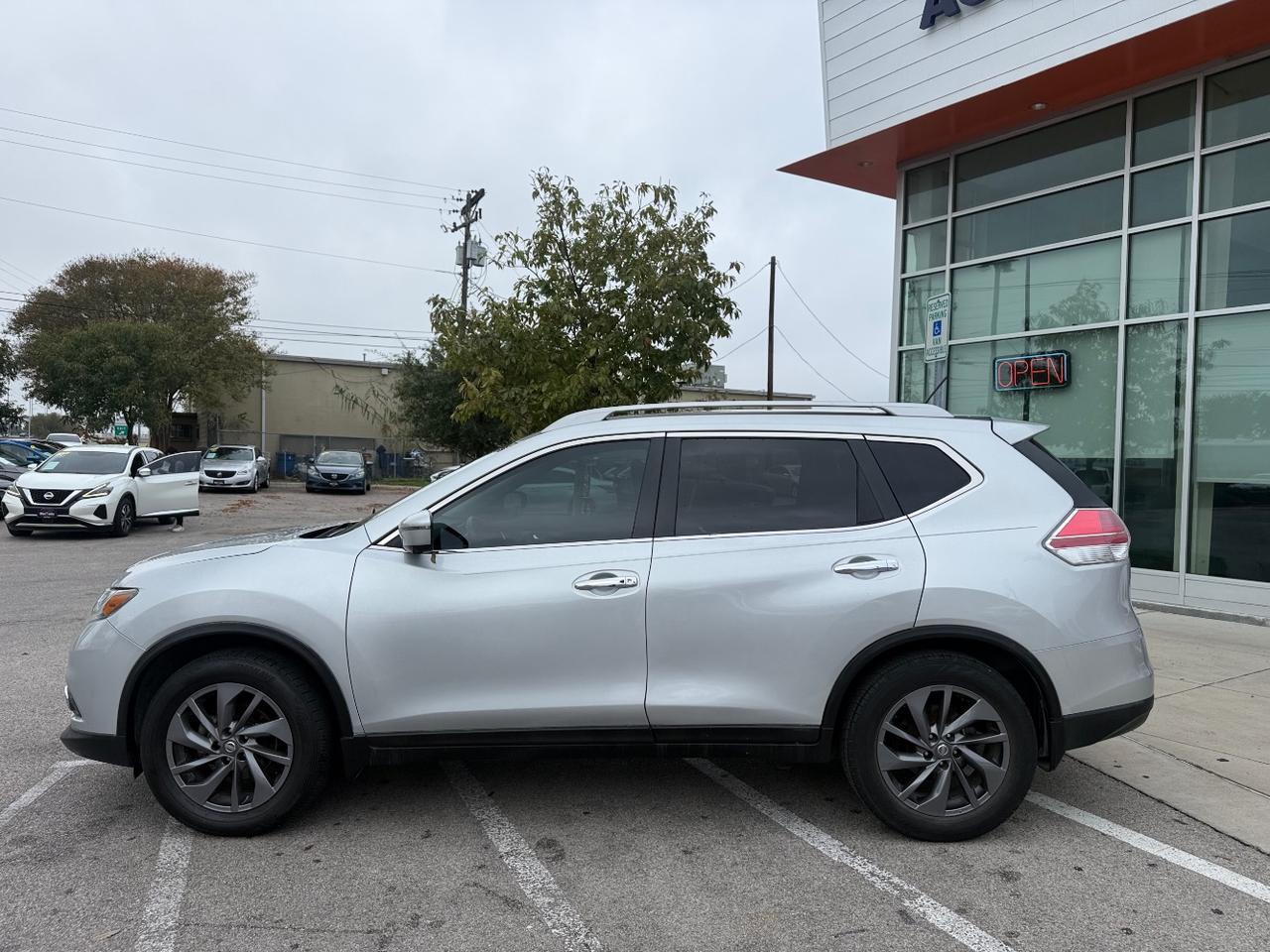 2016 Nissan Rogue SL FWD