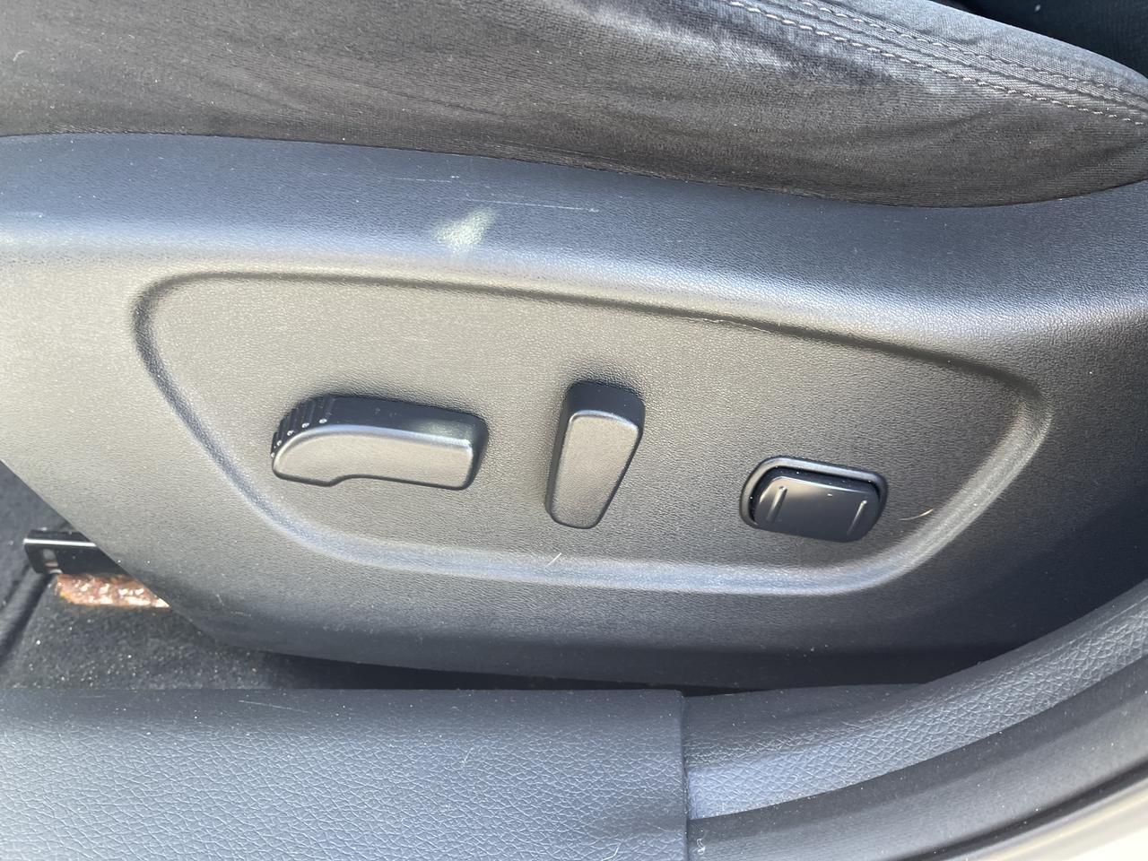 2016 Nissan Rogue SV AWD Hayden ID