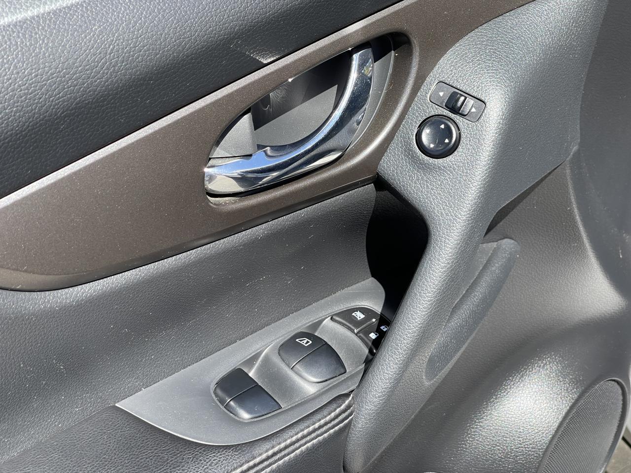 2016 Nissan Rogue SV AWD Hayden ID