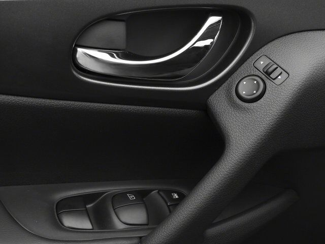 2016 Nissan Rogue SV Appleton WI