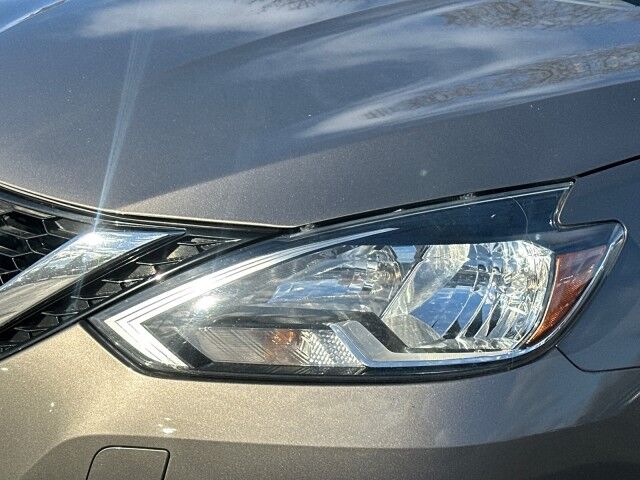 2016 Nissan Sentra S photo 3