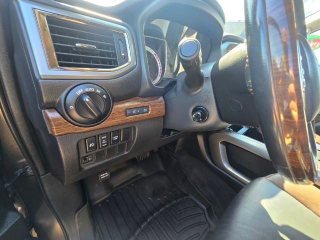 2016 Nissan TITAN XD Platinum Reserve Diesel Saint Joseph MO