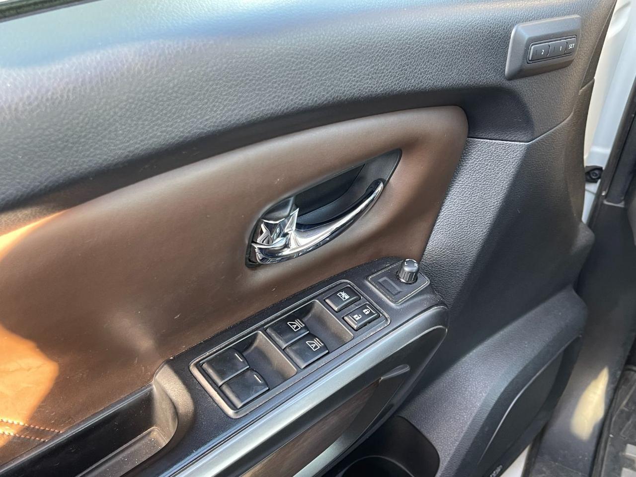 2016 Nissan TITAN XD Platinum Reserve Diesel Hayden ID