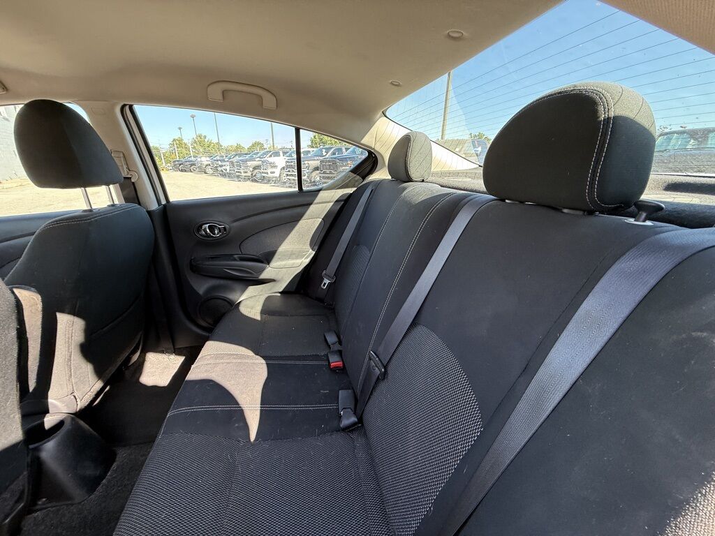 2016 Nissan Versa 1.6 SV Crestwood KY