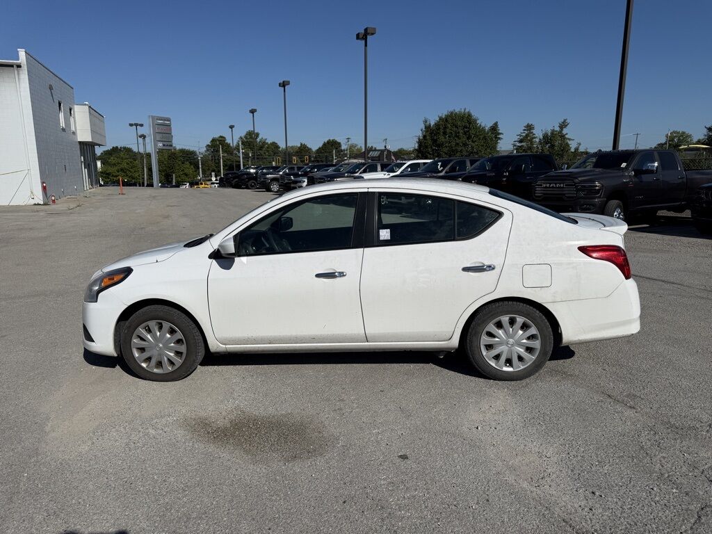 2016 Nissan Versa 1.6 SV Crestwood KY