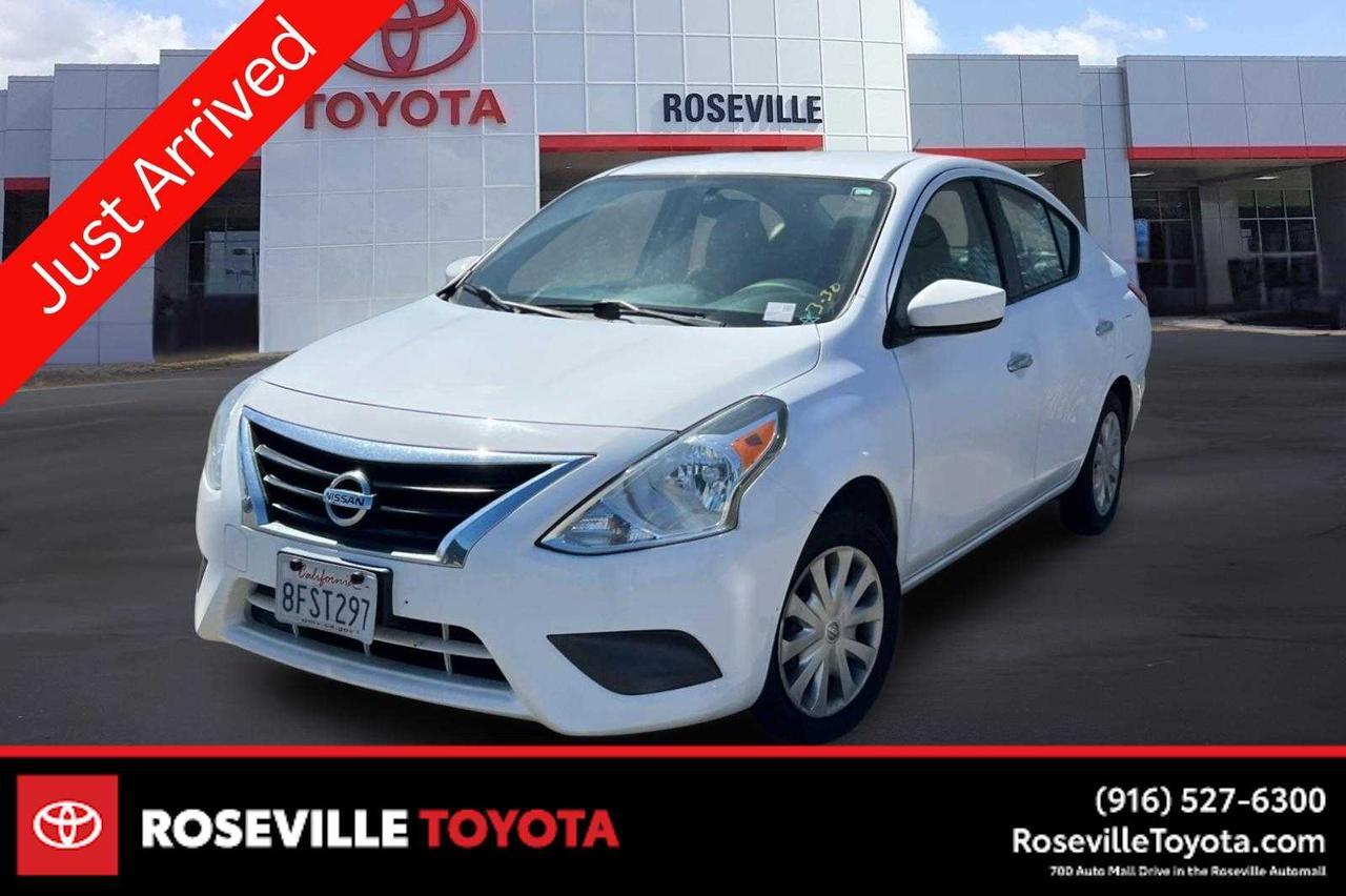2016 Nissan Versa SV