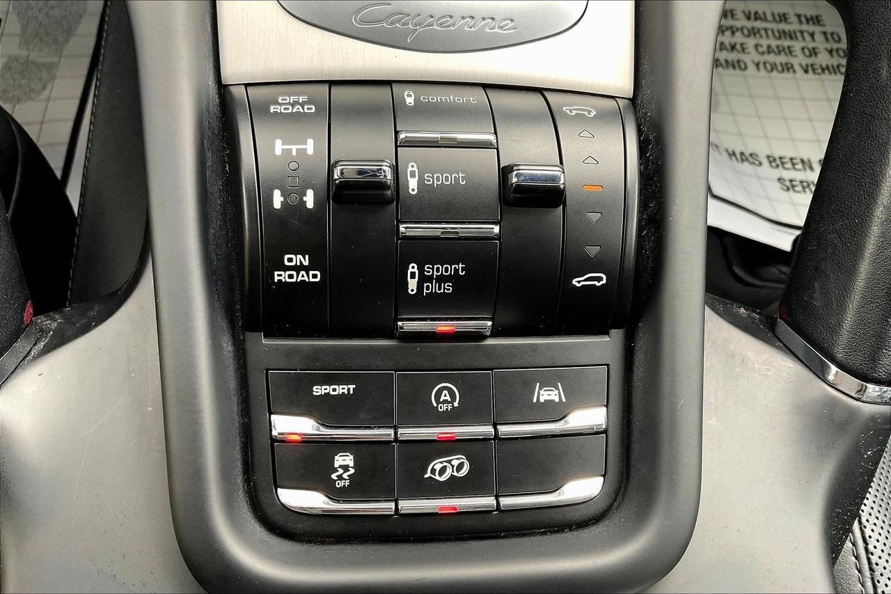2016 PORSCHE CAYENNE GTS Houston TX