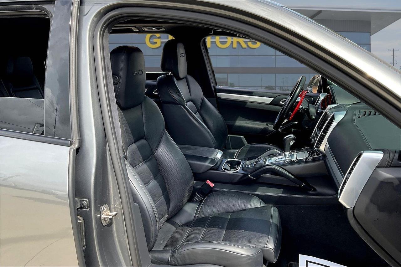 2016 PORSCHE CAYENNE GTS Houston TX