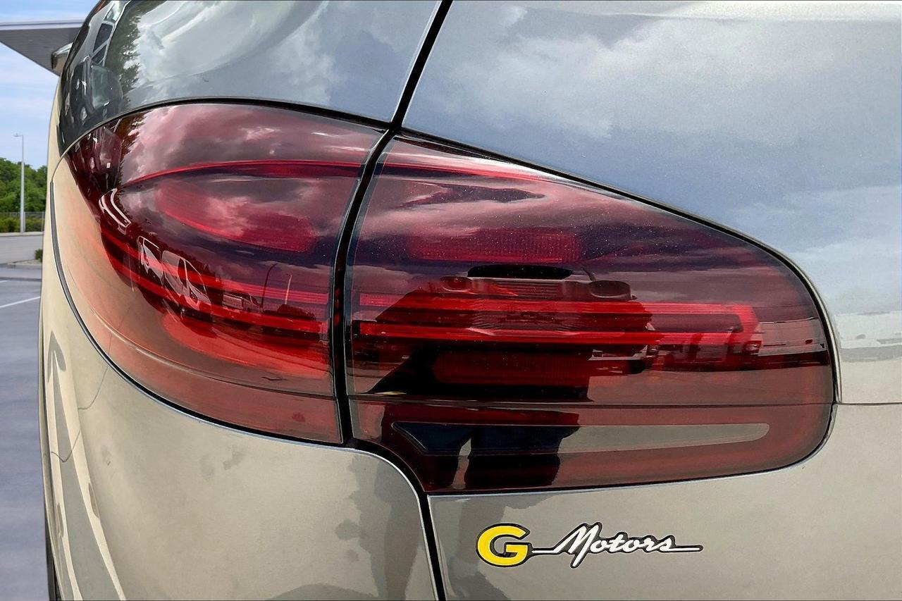 2016 PORSCHE CAYENNE GTS Houston TX