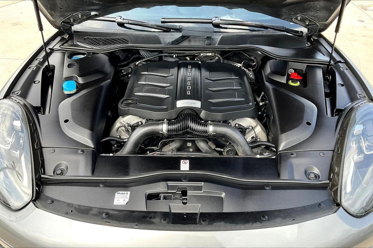 2016 PORSCHE CAYENNE GTS Houston TX