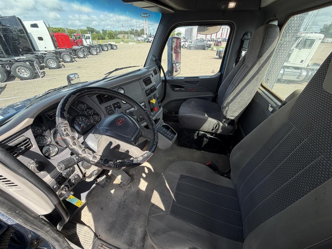 2016 Peterbilt 579 Rochester MN