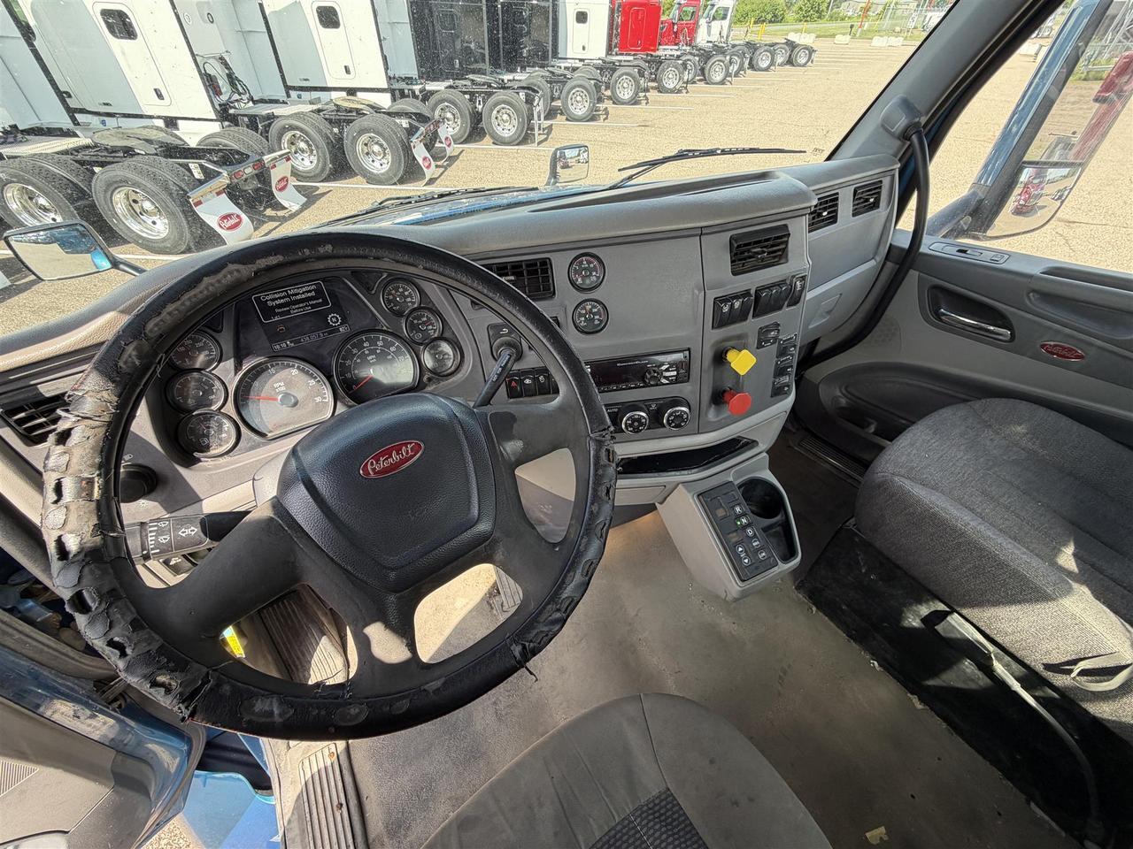 2016 Peterbilt 579 Rochester MN