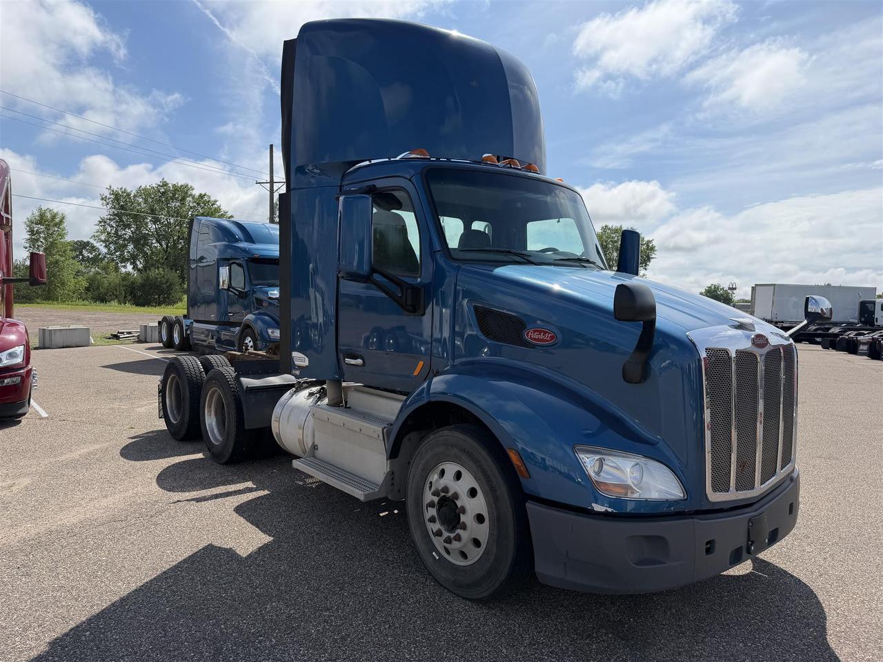 2016 Peterbilt 579 Non-Sleeper