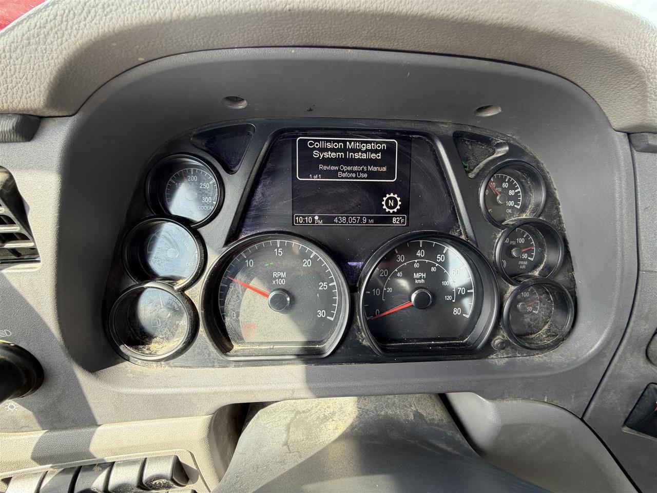 2016 Peterbilt 579 Rochester MN
