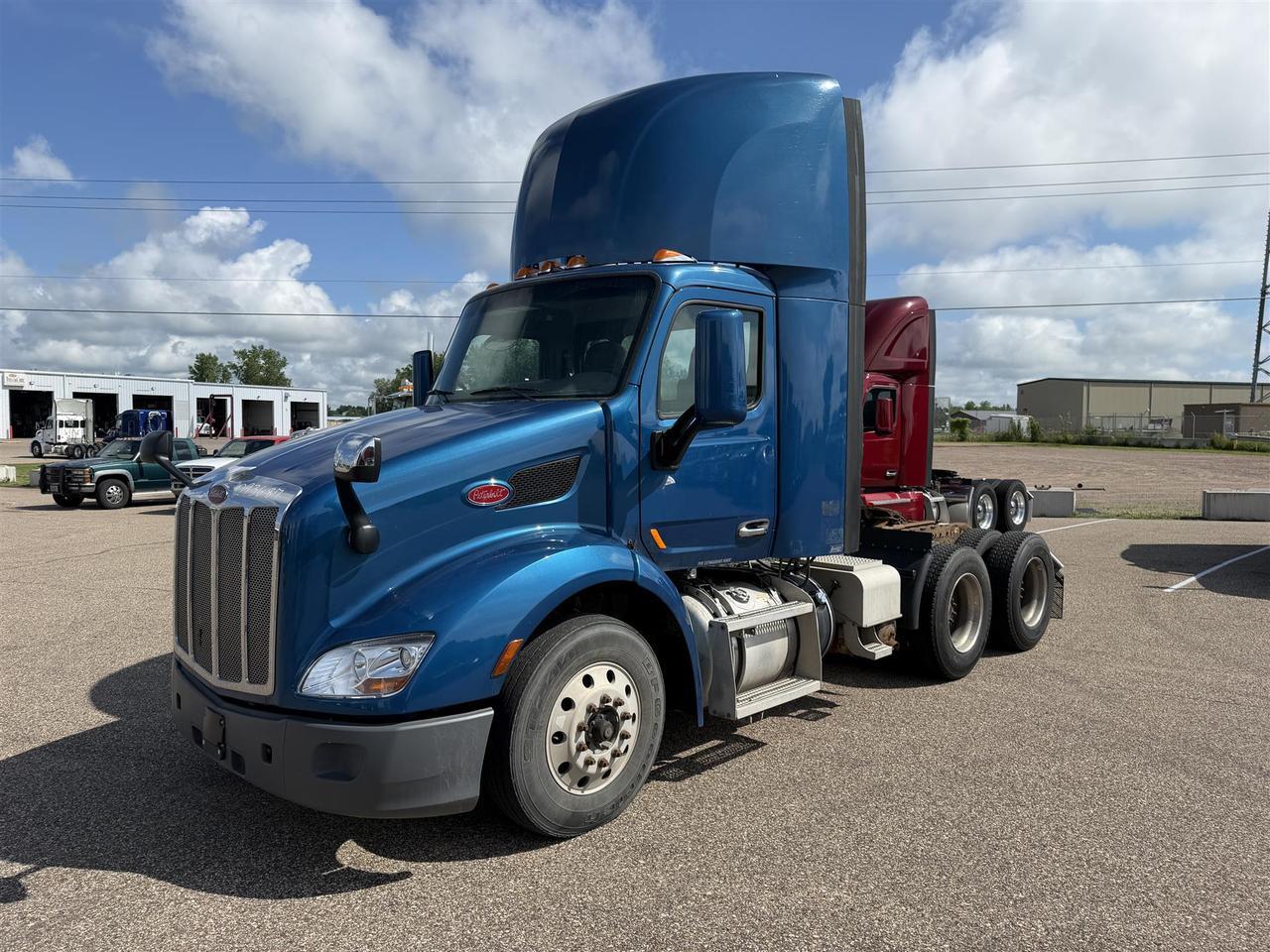 2016 Peterbilt 579 Non-Sleeper