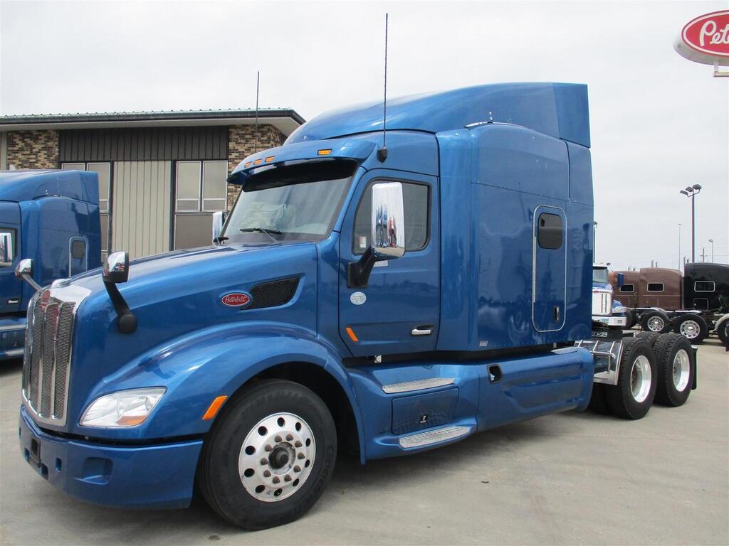 2016 Peterbilt 579 80 2016 Peterbilt 579 80