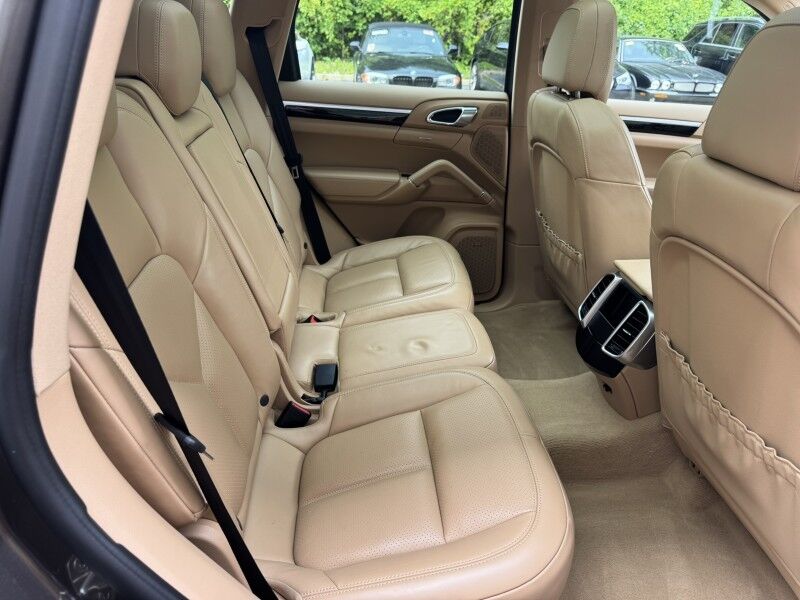 2016 Porsche Cayenne  Willow Grove PA