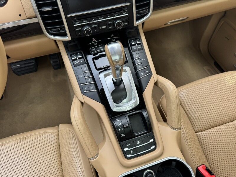 2016 Porsche Cayenne  Willow Grove PA