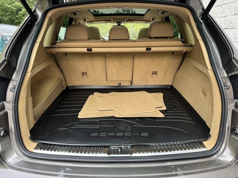 2016 Porsche Cayenne  Willow Grove PA