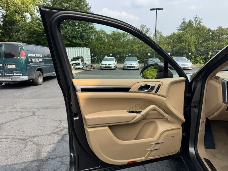 2016 Porsche Cayenne  Willow Grove PA