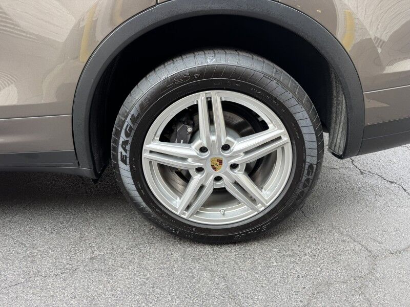 2016 Porsche Cayenne  Willow Grove PA