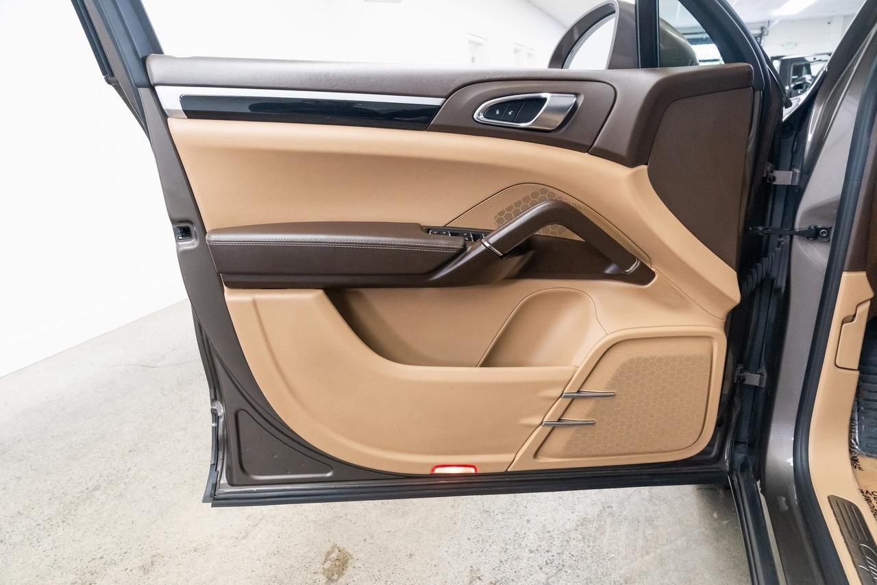 2016 Porsche Cayenne Base Heated Seats Back-Up Camera Moonroof Portland OR